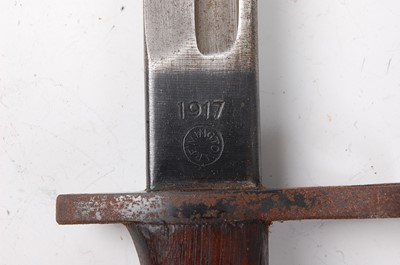 Lot 154 - A Remington M1917 bayonet, the 43cm singled...