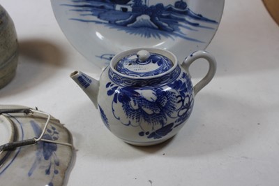 Lot 68 - A 19th century Chinese blue and white export...