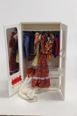 Lot 86 - Two boxes containing Sindy dolls and accessories