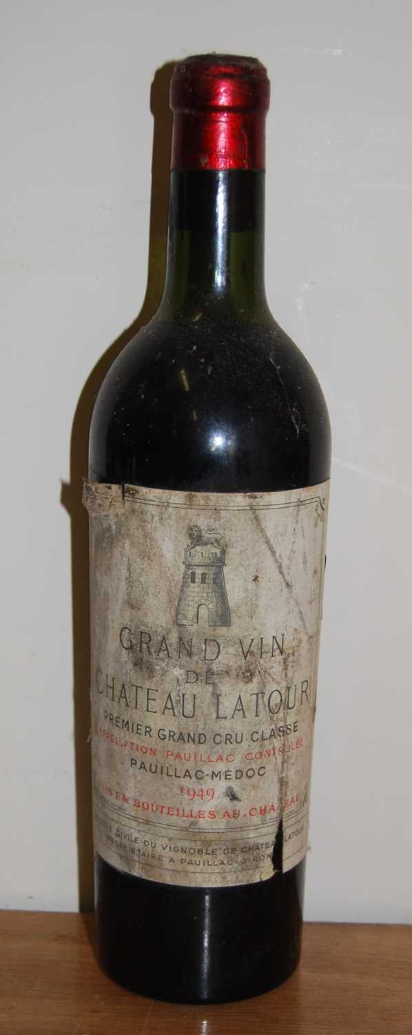 Lot 1006 - Château Latour 1er Grand Cru Classe, 1949,...