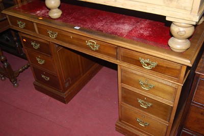 Lot 1462 - A Georgian style mahogany pedestal desk, with...