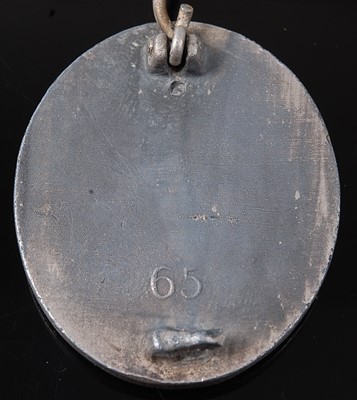 Lot 72 - A German Third Reich silver wound badge,...