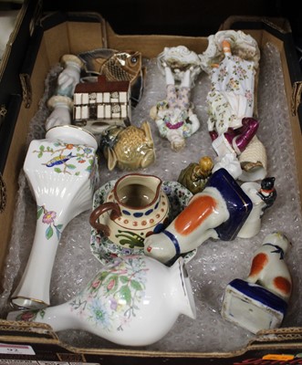 Lot 92 - A box of miscellaneous china to include...