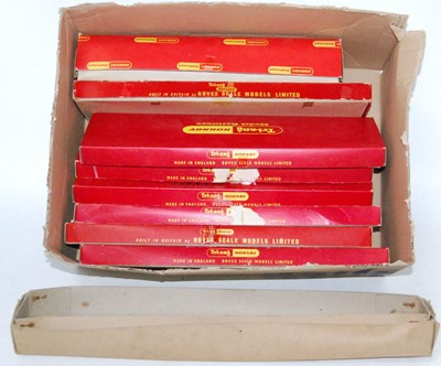 Lot 607 - Large quantity of Triang Hornby overhead...