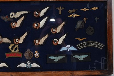 Lot 128 - A large collection of R.F.C. and R.A.F. cloth...
