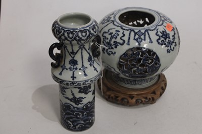 Lot 55 - A Chinese export blue and white vase, having...