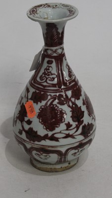 Lot 75 - A Chinese export vase, having flared rim to a...