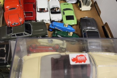 Lot 94 - A collection of assorted loose diecast and...