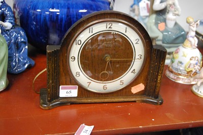 Lot 65 - A Smiths oak mantel clock