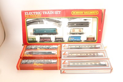 Lot 501 - Selection of Hornby Railways items R785 'BR...