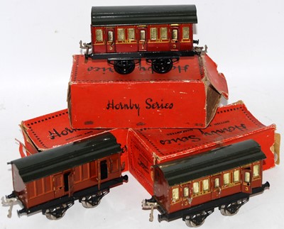 Lot 286 - 3 Hornby Series No. 1 passenger coaches c1924...
