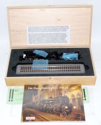 Lot 556 - Roco Museums Edition case containing 2-6-4...
