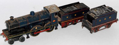Lot 267 - 4-4-0 clockwork loco with two tenders, maker...