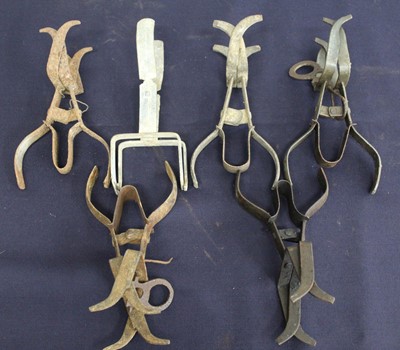 Lot 431 - * A Defiance scissor action mole trap, circa...