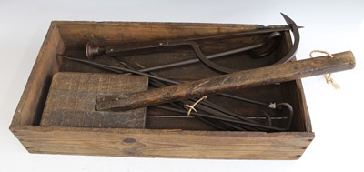 Lot 459 - * A collection of assorted thatcher's tools,...