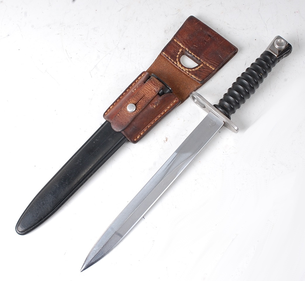 Lot 204 - * A Swiss M1957 S.I.G. bayonet, the 24cm