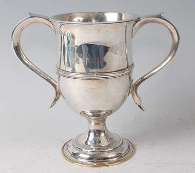 Lot 2172 - A George III silver twin handled loving cup,...
