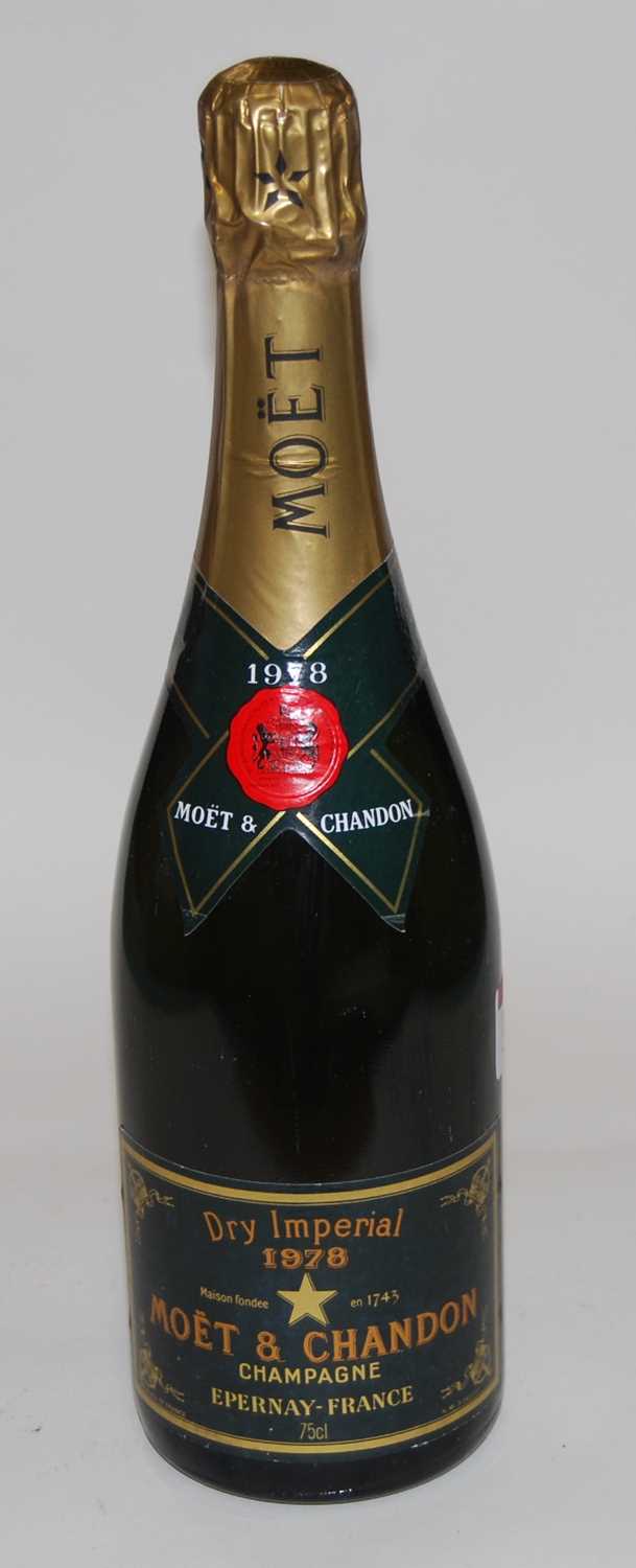 Lot 1186 - Moët & Chandon Vintage Champagne, 1978, one...