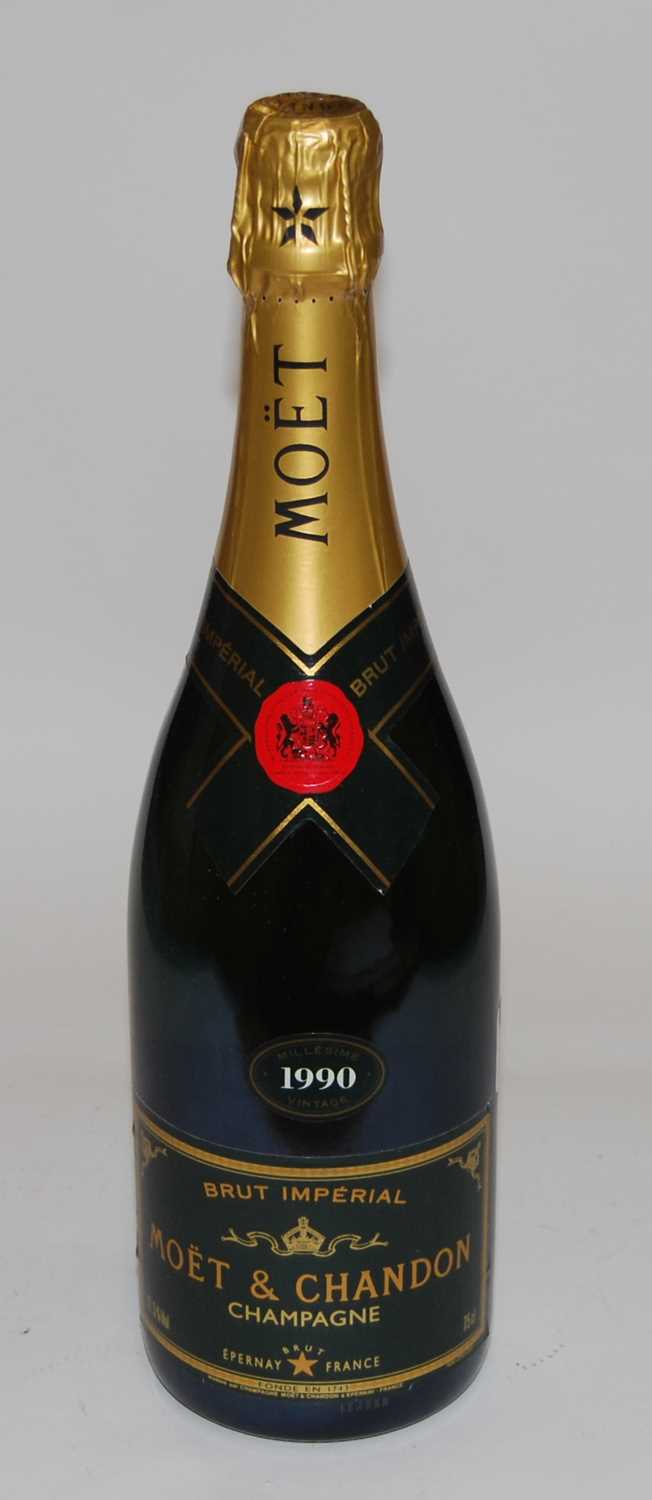 Lot 1193 - Moët & Chandon Brut Imperial Vintage Champagne,...