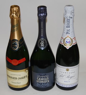 Lot 1194 - Perrier-Jouet Grand Brut NV Champagne, one...