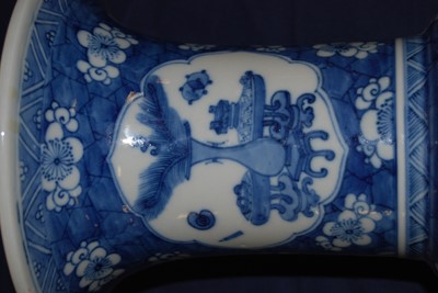 Lot 1 - A Chinese export blue and white Gu vase,...