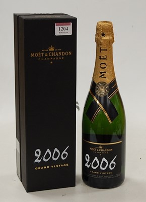 Lot 1204 - Moët & Chandon, 2006 Grand Vintage Champagne,...