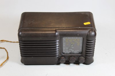 Lot 185 - A 1930s bakelite radio, width 30cm