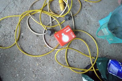 Lot 181 - Light Cables and bulbs