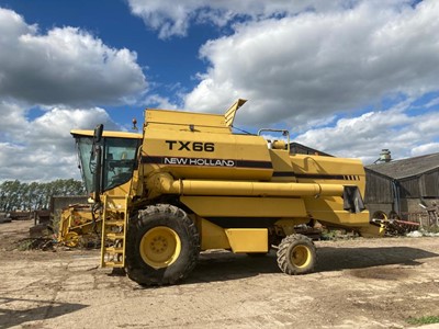 Lot 193 - New Holland TX66 Combine Harvester with 20ft...