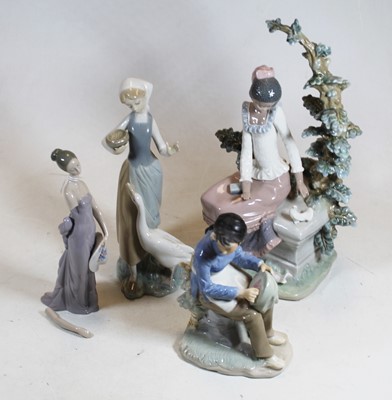 Lot 163 - A large Lladro Spanish porcelain figure of a...