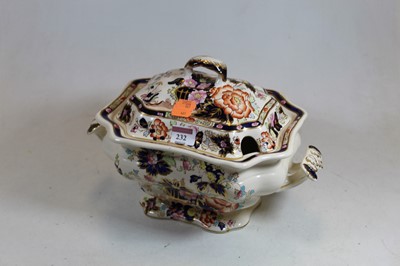 Lot 232 - A Mason's Ironstone tureen and cover in the...