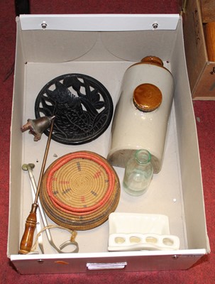 Lot 241 - A small collection of miscellaneous items, to...