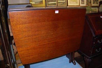 Lot 1239 - A contemporary mahogany Sutherland table