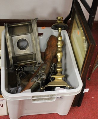 Lot 956 - A box of mixed effects to include Dutch brass...
