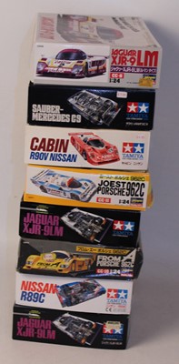 Lot 1210 - Eight various boxed 1/24 scale plastic high...