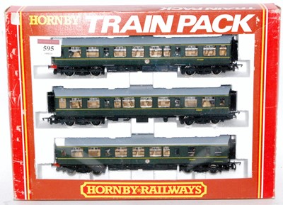 Lot 595 - A Hornby train pack containing BR green class...