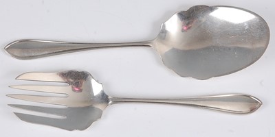 Lot 117 - A pair of Art Deco silver dessert servers by...