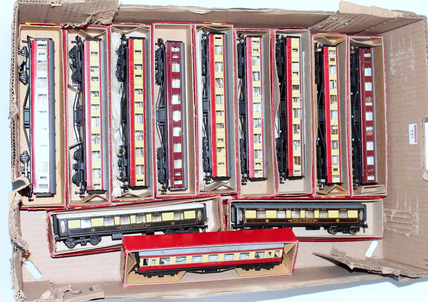 Lot 643 - Tray containing selection of Trix Twin Railway...