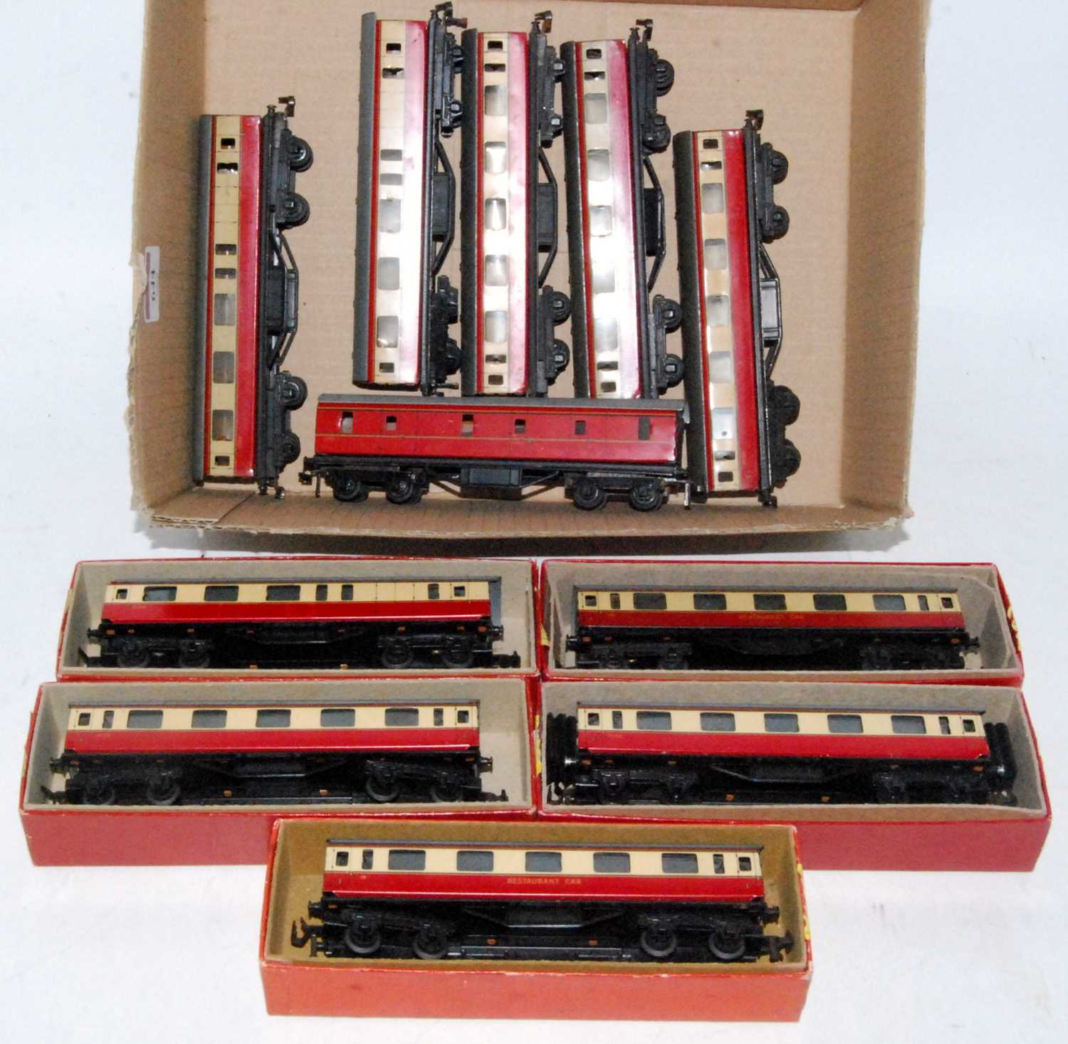 Lot 644 - Five boxed and six unboxed Trix Twin Railway...