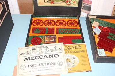 Lot 153 - Late 1920s/early 1930s Meccano outfits No. 1,...