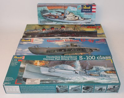 Lot 1267 - Seven various mixed scale plastic military...