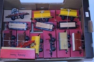 Lot 370 - Large tray containing 13 Hornby 4-wheel wagons...