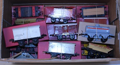 Lot 371 - Large tray containing 16 Hornby 4-wheel wagons...
