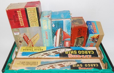 Lot 1042 - One box of various mixed tinplate and plastic...