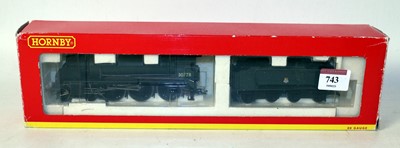 Lot 743 - Hornby R2622 BR lined green N15 class engine...