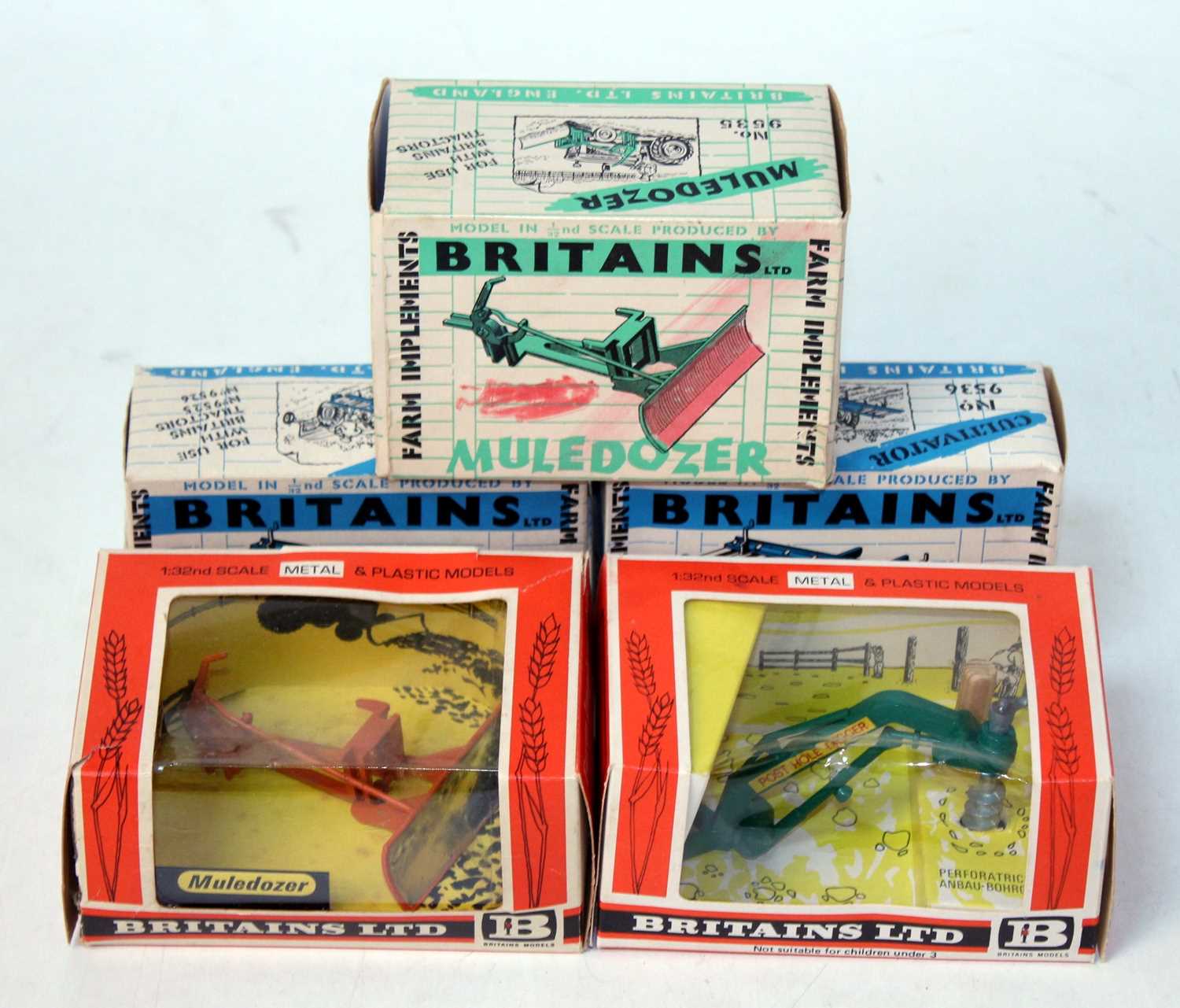 Lot 899 - One tray containing five various boxed...