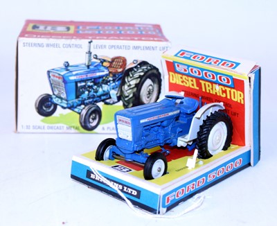 Lot 902 - A Britains No. 9527 Ford 5000 diesel tractor,...
