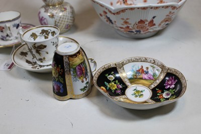 Lot 39 - A collection of various ceramics, to include a...