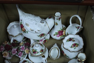 Lot 63 - A collection of Royal Albert Old Country Roses...
