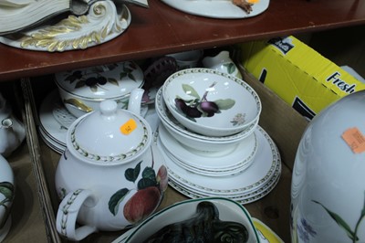 Lot 66 - Two boxes of miscellaneous china to include a...